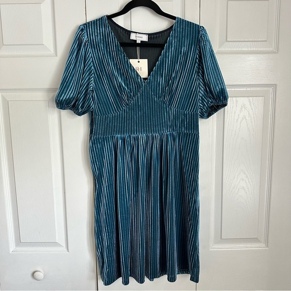 Velvet Babydoll Empire Waist Dress Womens L Blue Puff Sleeve V Neck Pleated NWT - Picture 3 of 8